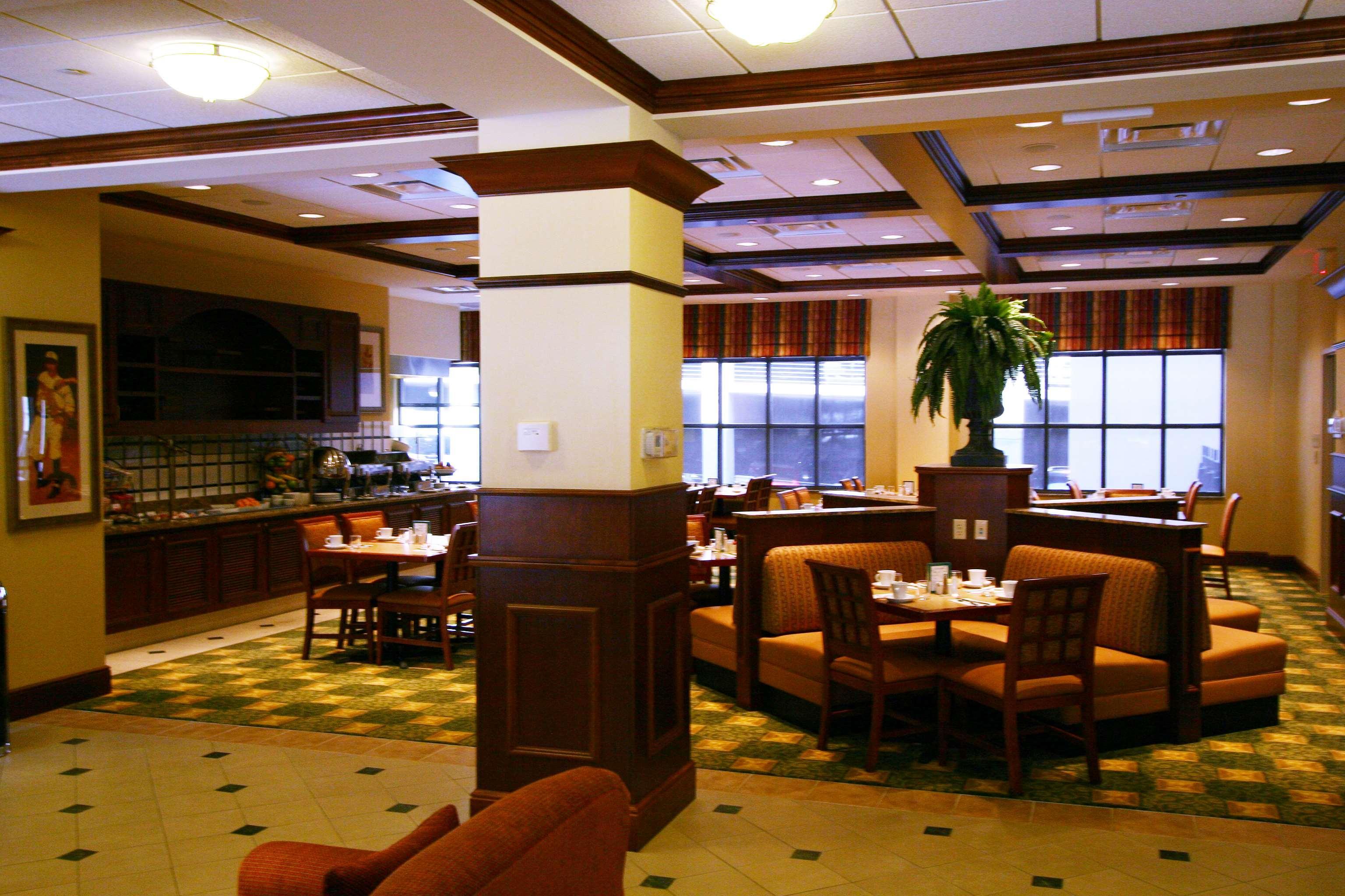 Hilton Garden Inn Μπλούμινγκτον Εστιατόριο φωτογραφία